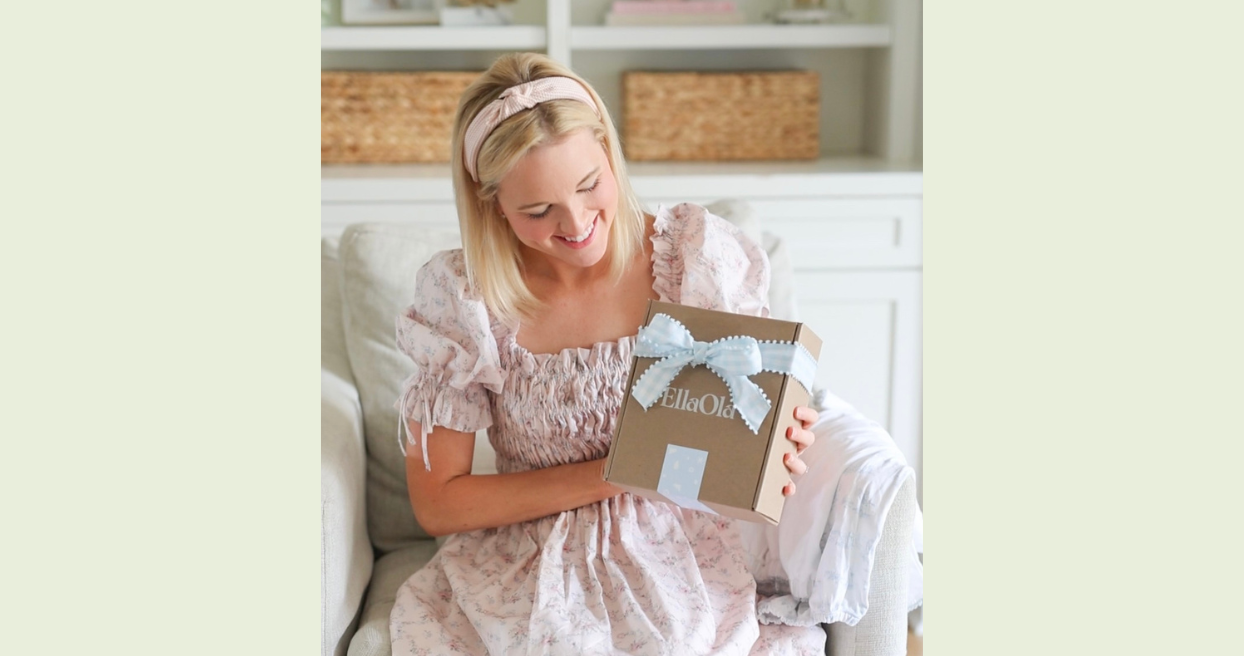 Top 5 Newborn Gifts & Where to Add Them to Your Baby Registry