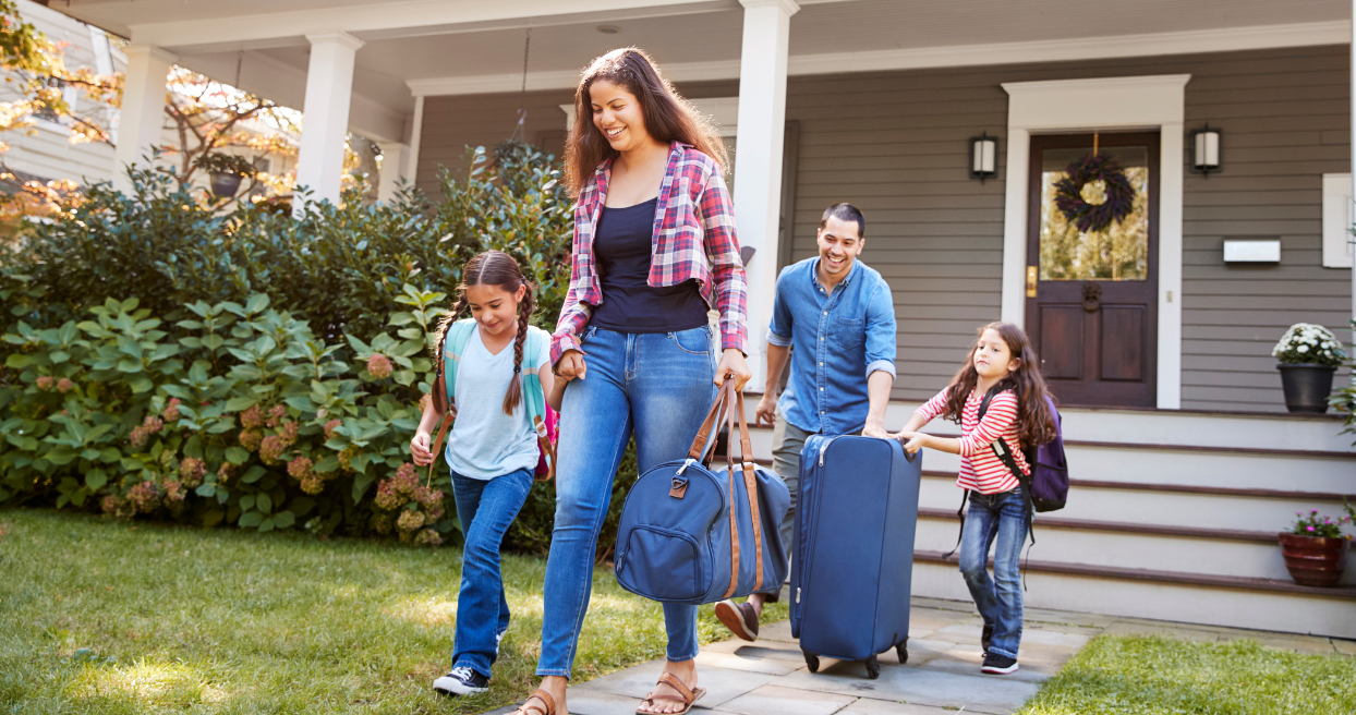 How to Keep Kids Healthy During Holiday Travel: Vitamin + Nutrition Tips for Parents